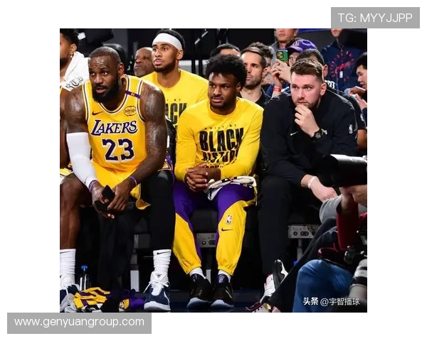 詹姆斯带领湖人队大胜快船开启新赛季 乔治表现出色但未能拯救快船