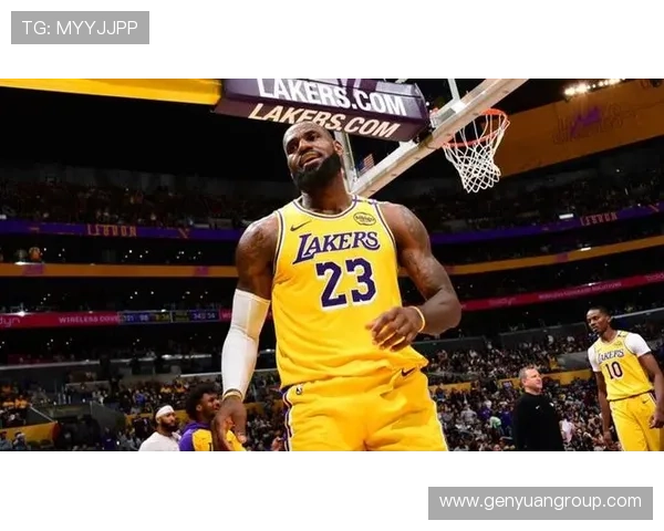 詹姆斯领衔湖人全队出战季前赛 新援表现亮眼球队磨合良好